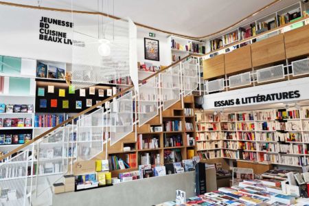 boutique-communication-librairie-la-ruche-enseigne-2