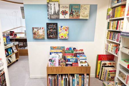 boutique-communication-librairie-la-ruche-enseigne-7