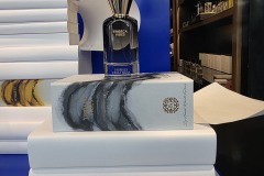 conceptvitrine-merchandising-fabbricadellamusa-jovoy-sweetpea-10