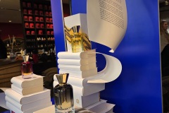 conceptvitrine-merchandising-fabbricadellamusa-jovoy-sweetpea-3