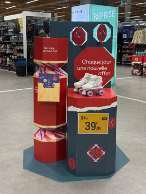 Agencement-branding-stand-merchandising-decathlon-noel2025-sweetpea-16