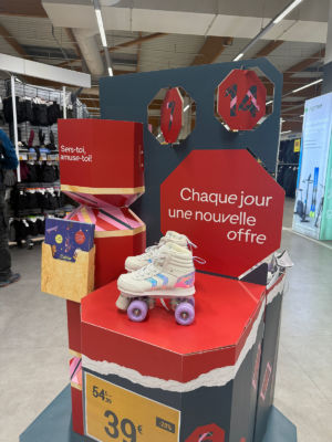 Agencement-branding-stand-merchandising-decathlon-noel2025-sweetpea-18