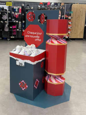 Agencement-branding-stand-merchandising-decathlon-noel2025-sweetpea-20