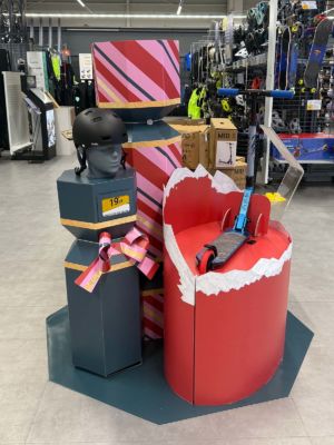 Agencement-branding-stand-merchandising-decathlon-noel2025-sweetpea-24