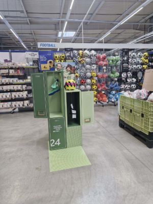 Agencement-branding-stand-merchandising-decathlon-rentreedesclasses2025-sweetpea-4