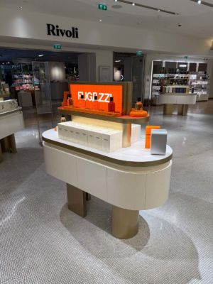 Agencement-branding-stand-merchandising-fugazzi-samaritaine-sweetpea-1