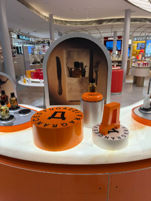 Agencement-branding-stand-merchandising-fugazzi-samaritaine-sweetpea-3