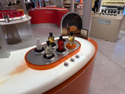 Agencement-branding-stand-merchandising-fugazzi-samaritaine-sweetpea-7