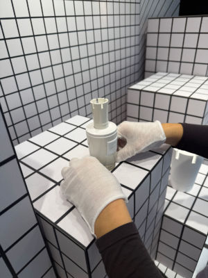 Conceptvitrine-merchandising-mindgames-jovoy-sweetpea-4