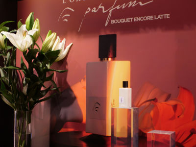 Conceptvitrine-merchandising-orchestre-parfum-jovoy-sweetpea-6